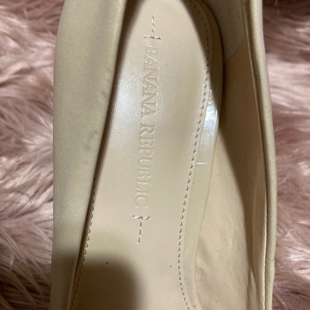 Shoes - Picture 2 of 8